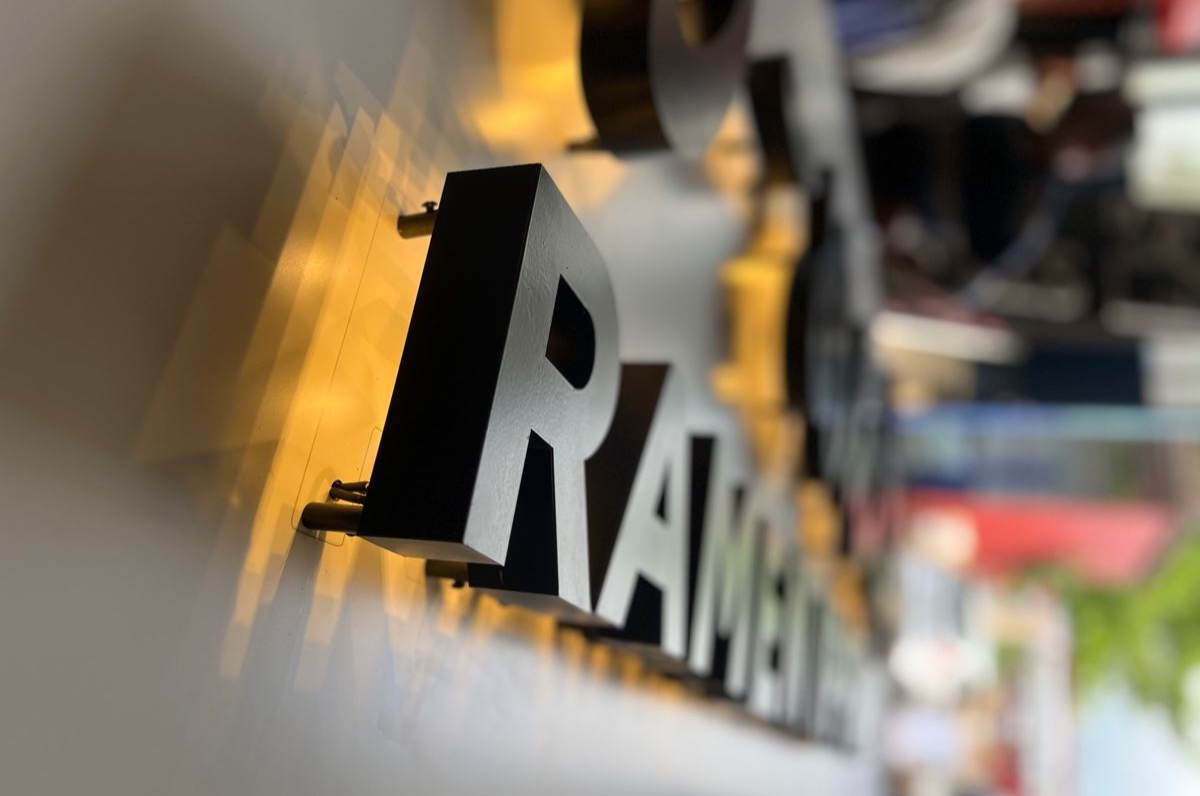 jasa pembuatan huruf timbul akrilik terdekat berkualitas